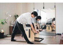 ハヤト整体院の雰囲気（ピラティスチェアで、体の使い方を練習します）