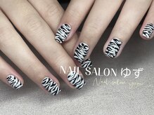 ゆず/ゼブラ柄ネイル