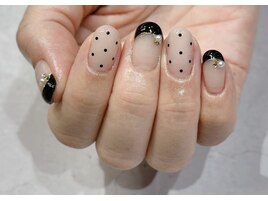 黒フレンチ・ドット・秋冬ネイル