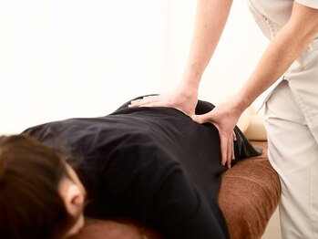 リフレッシュ ガーデンの写真/駅徒歩3分×開業25年の実績◎【60分¥4800腰痛の原因にアプローチ!】