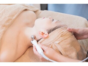 ルー(Lu)/フェイシャルなのに首もリリース