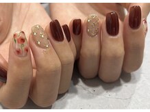 スワローネイルアイ(swallow nail eye)/お花×ビジューネイル