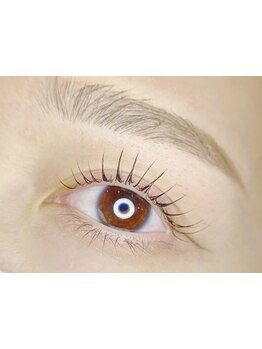 ナチュラル上品な目元にしたい