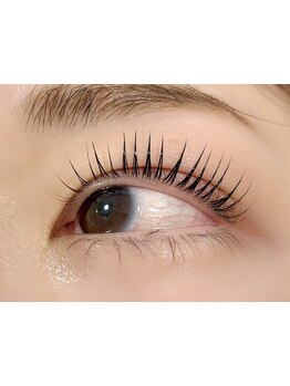 ナチュラル上品な目元にしたい