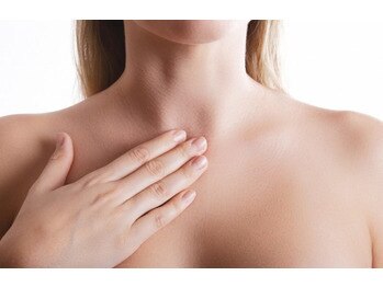 エステサロン ジジ 新宿(JIJI)/ハーブピーリング、プラズマ新宿