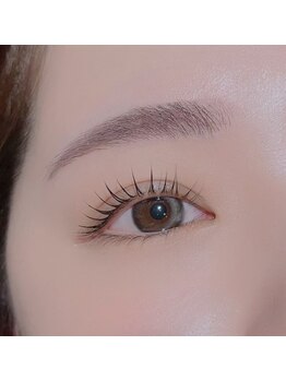 ウムドット(Um.)/まつげパーマ + 眉毛