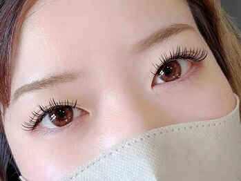 ラムール 姫路(L'AMOUR+)の写真/＜LEDマツエクで海やプールに入ってもメイク崩れ気にしない!＞パッチリ上向きまつげで可愛く♪メイク時短◎