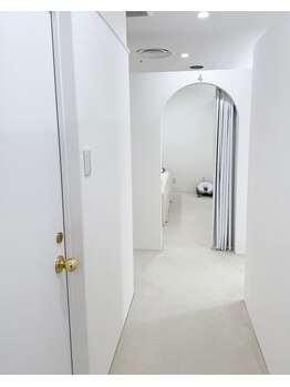 ルミレ ナンバ(LUMIRE NAMBA)/院内<<全ベット半個室空間>>