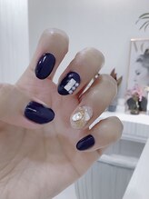 ホリデービューティー(HOLIDAY BEAUTY)/上品な濃紺ネイル