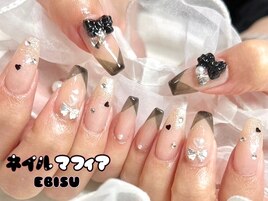 シースルー黒フレンチネイル