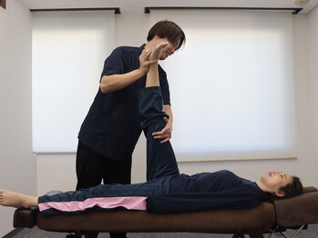 J'Sメディカル整体院 神田院/骨盤を整えて足長差の改善！