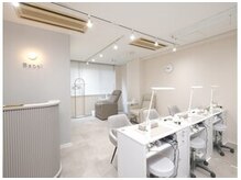 eyelash Babel【バベル】心斎橋店［LED/パリエク/ダブルフラット/LDカール］の雰囲気（可愛い店内でお待ちしてます♪/束感まつ毛/LED/アイラッシュ）
