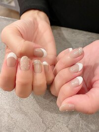 フレンチネイル　¥13.200