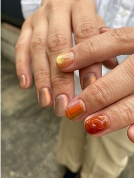 Caramel nails