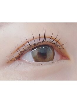 ナチュラル上品な目元にしたい