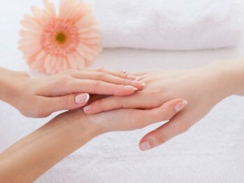 ネイル アンチュ(Nail Anchu)の写真/《自爪育成サロンのアロマバス☆》サロンオリジナルアロマクリームを使用したマッサージでうるツヤ仕上げ♪