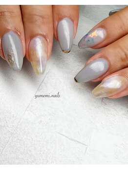 スモーキーブルーの天然石ネイル