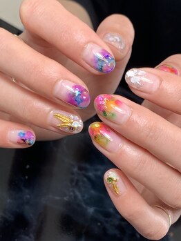 レディグリッター(Lady glitter)/ちぐはぐブリーディングネイル