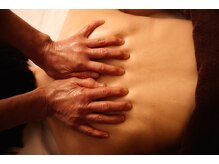 サンポ 神戸元町店(SANPO)/オイルリンパマッサージ施術風景