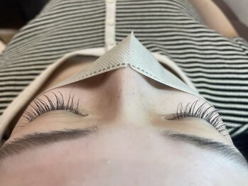 アイラッシュ アンド リラクゼーション ヘアー(eyelash&relaxation Hair)の写真/【付替えオフ無料クーポンあり】上向きまつ毛でお一人お一人に似合う理想のお目元に♪軽量×モチの良さ◎