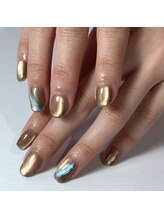 パダアット ヴァラネイル 天神南店(PADA at VALLANAIL)/ニュアンスネイル/ゴールド/青