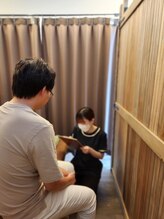 クマの冬眠 南川添店/施術風景