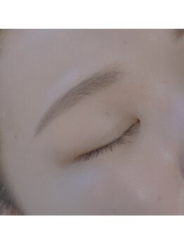 ウムドット(Um.)/まつげパーマ + 眉毛