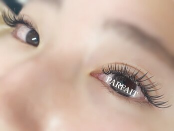 パルフェ 上前津店(PARFAIT)の写真/どんなデザインが自分に似合うかわからない方におすすめ◇ フラットラッシュ120本で大人の女性の魅力をUP！
