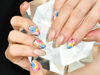 モア ネイル(MOA NAIL)の写真/経験豊富でコンテスト入賞経験あるJNA認定講師が圧倒的な技術力で施術します♪お花の手描きアートが得意◎