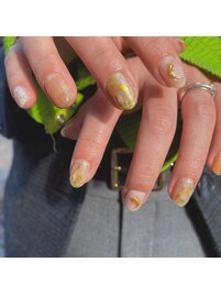 ゴールド緑ネイル