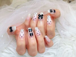 甘すぎない可愛いネイル