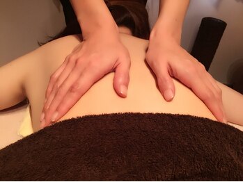 エステ よもぎ蒸し トータルリラクゼーションサロン ビジュ(Bijou)の写真/全身極上のアロマオイルケア☆むくみ/首・肩こり/疲労回復/リラックス/ストレス緩和/フェイシャル/血行促進