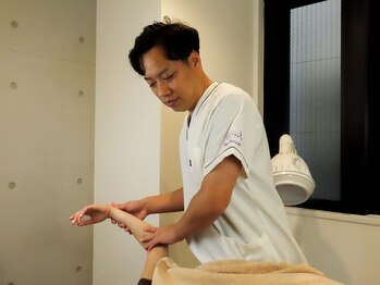 ムラサキ鍼灸治療院(MURASAKI鍼灸治療院)の写真/寝てもスッキリしない朝にサヨナラ！梅雨の重だるさ解消へ◎極上施術で心身軽やかに♪