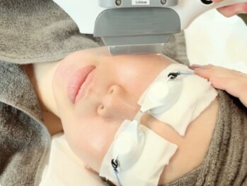 アリィ エステティック(allie esthetic)の写真/シミ・くすみ・ハリ不足が気になり始めた肌へ、当店人気No.１の光フェイシャルで本来の肌へ♪
