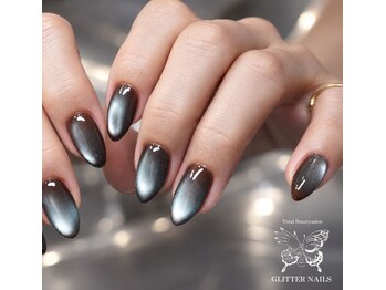 グリッターネイル(GLITTER NAILS)の写真/お客様に合わせた施術で大人上品で美しい手元へ。日常に輝きをプラス◎