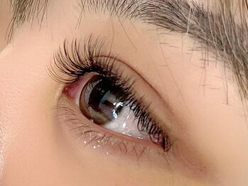 アイラッシュアンドビューティサロン アージュ(EYELASH&BEAUTY SALON A-JU)の写真/【ボリュームラッシュ80束初回¥5980】しなやかな付け心地で自然にボリュームUP！存在感のある目元に♪