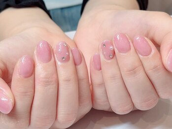 キスバイマリー(kiss by Marie)の写真/【クリア&ワンカラーで上品指先に★】ワンカラーから大人気のマグネットネイルも◎気分が上がるお手元に♪