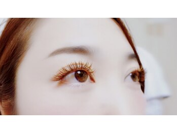 プアラニ(PUALANI)/印象的な目元バインドロック