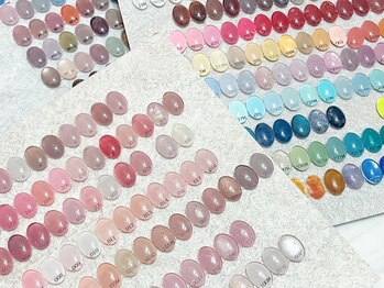 アイリス ビューティーサロン(iRiS Beayty salon)の写真/《“似合う”を知ると、もっと指先が好きになる》プロが導く”わたしらしさ”が光るネイルへ♪