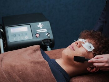 オーシャンズ 谷町四丁目店(OCEANS)の写真/ひげの印象をスッキリ整えたい方に◎濃さ・毛質に合わせて細かく調整!!痛みを抑えた丁寧な施術で清潔感UP♪