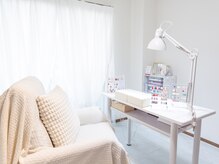 落ち着いたプライベート空間でくつろぎながら施術いただけます。