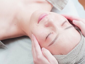 ルリアン(Lurian)の写真/「鏡を見るたび気になる…」を卒業!すっきり小顔へ♪