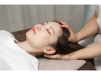なさき整骨院プラスシンメトリー 豊橋店の写真/【豊橋】極上ヘッドスパで深睡眠★首・肩の凝りから頭皮までほぐす!整骨院の知見で自律神経&小顔ケア