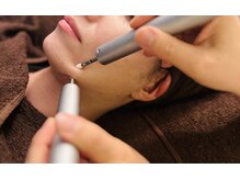 ポルボ(POR'BO)/稀少な機器でたるみ引き上げ♪