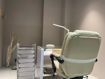 ゆったり個室ネイルブース