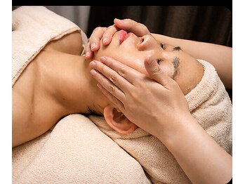 サロン アムール(salon Amour)の写真/光フェイシャルで透明感のあるモチモチのお肌へ♪しみシワ予防対策におすすめ♪