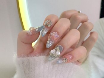 エステサロン ジェイ オー イー(J.o.e)の写真/《持ち込みデザイン大歓迎＊》ワンホン/韓国ネイルお任せを★肌馴染みカラー×キラキラパーツでSNS映え◎