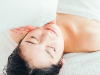 サンフラワー(sunflower)の写真/小顔＆美肌を一度に実感◎つるんと透明肌へ!【小顔コルギ＋毛穴洗浄＋生コラーゲン導入＋パック60分¥6980】