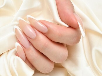 モア ネイル(MOA NAIL)の写真/シンプルだからこそ高い技術力で差をつける★フォルムにもこだわり◎お仕事柄派手にできない方にもオススメ