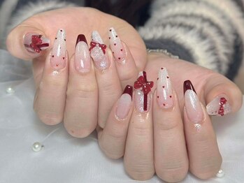 ブイピーネイル 新大久保(VP nail)の写真/新大久保駅徒歩2分☆リボン・ハート・キラキラ等、可愛い&リーズナブルなネイルを楽しめる♪輝く指先へ◆